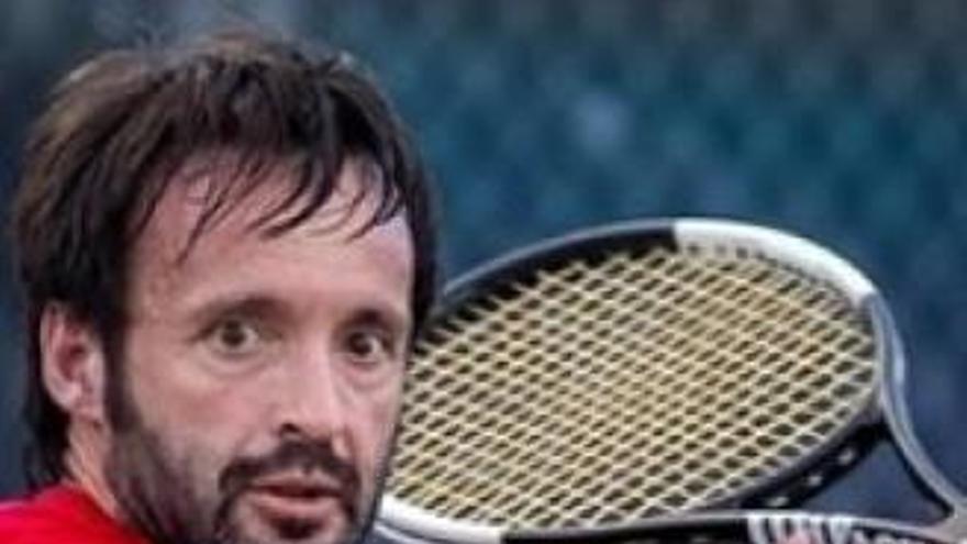 Roberto Menéndez logra su séptimo mundial de veteranos de tenis