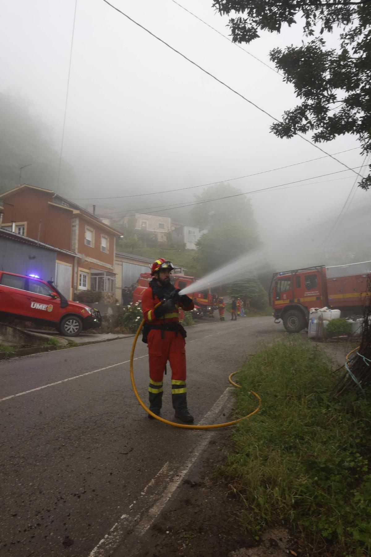 La UME se prepara en Valdés y Tineo para los incendios del verano