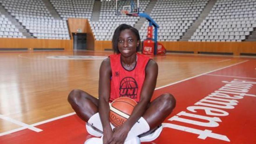 Magali Mendy treballa en solitari a Fontajau per posar-se a punt per a la pretemporada.