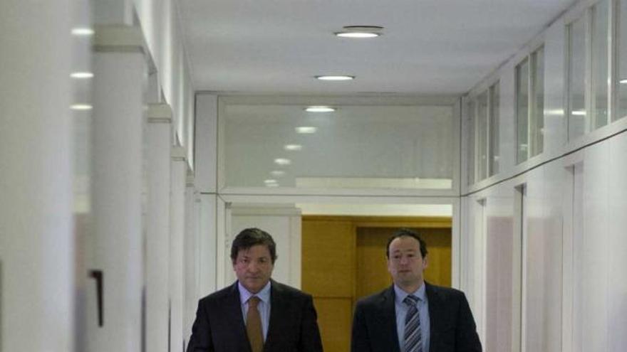 Javier Fernández y Guillermo Martínez, en la Presidencia del Principado, ayer.