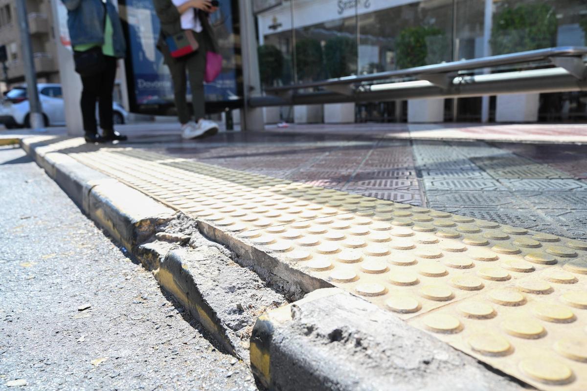 El Ayuntamiento de Elche va a invertir casi 600.000 euros en aceras: nuevo plan para Altabix, El Pla y Sector V