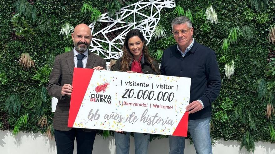 La Cueva de Nerja recibe a su visitante 20 millones.
