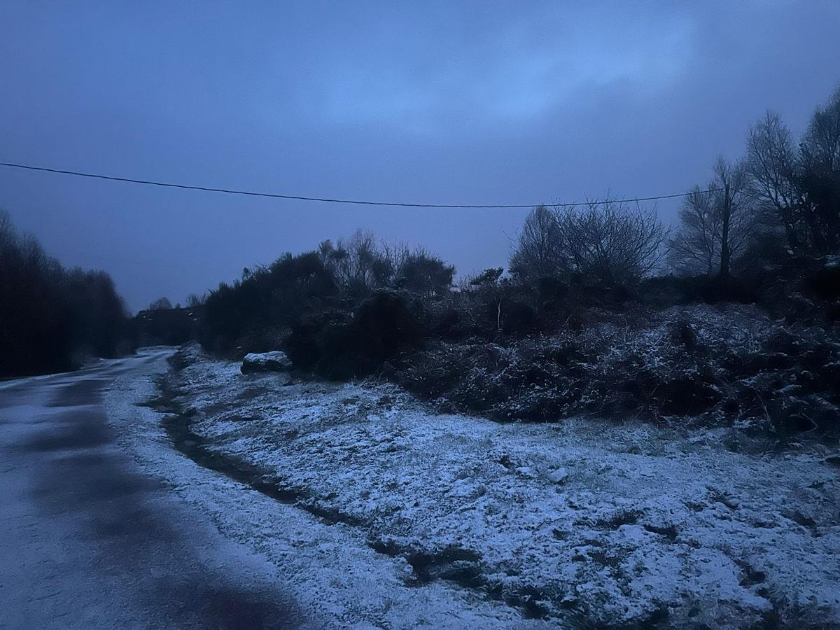 Nieva en las cúspides de Galicia