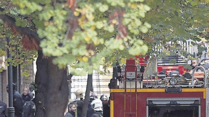 Una anciana muerta en el incendio de un edificio en Granada