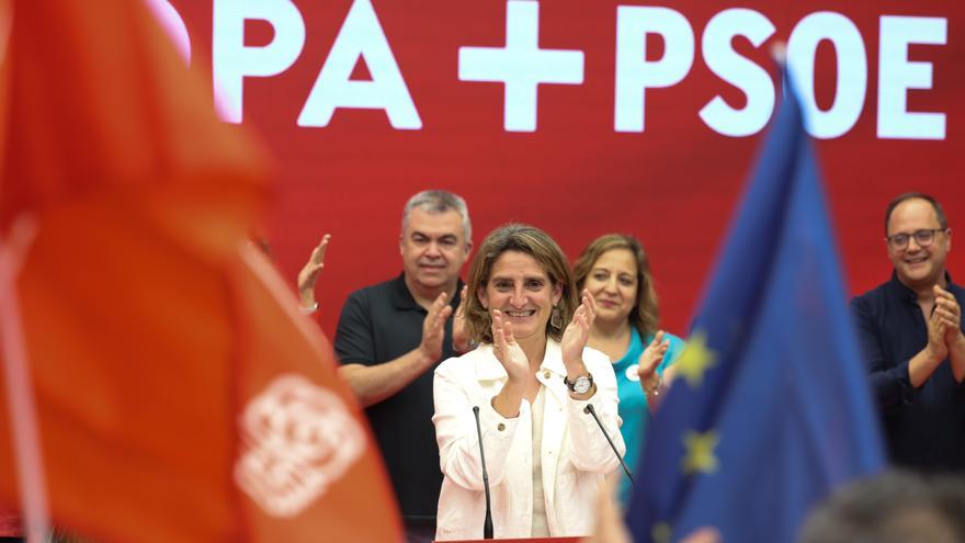 El PSOE no consigue afianzar su &quot;remontada&quot; y se queda a dos escaños y cuatro puntos del PP