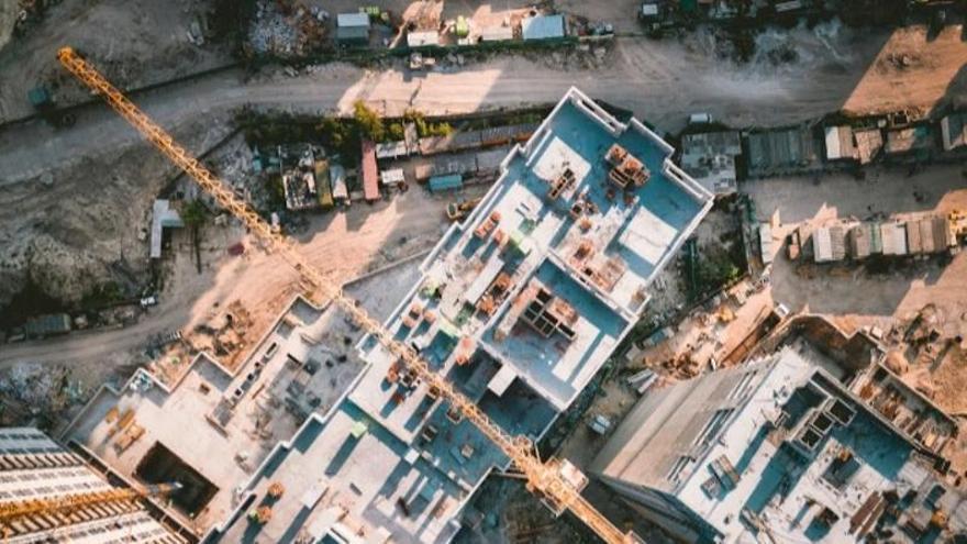Cronoshare avisa: crisis en Alicante, faltan  50.000 albañiles