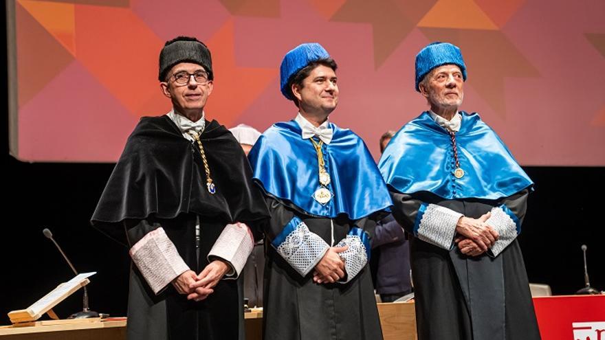 El químico de la UA Javier García, investido doctor honoris causa en La Rioja