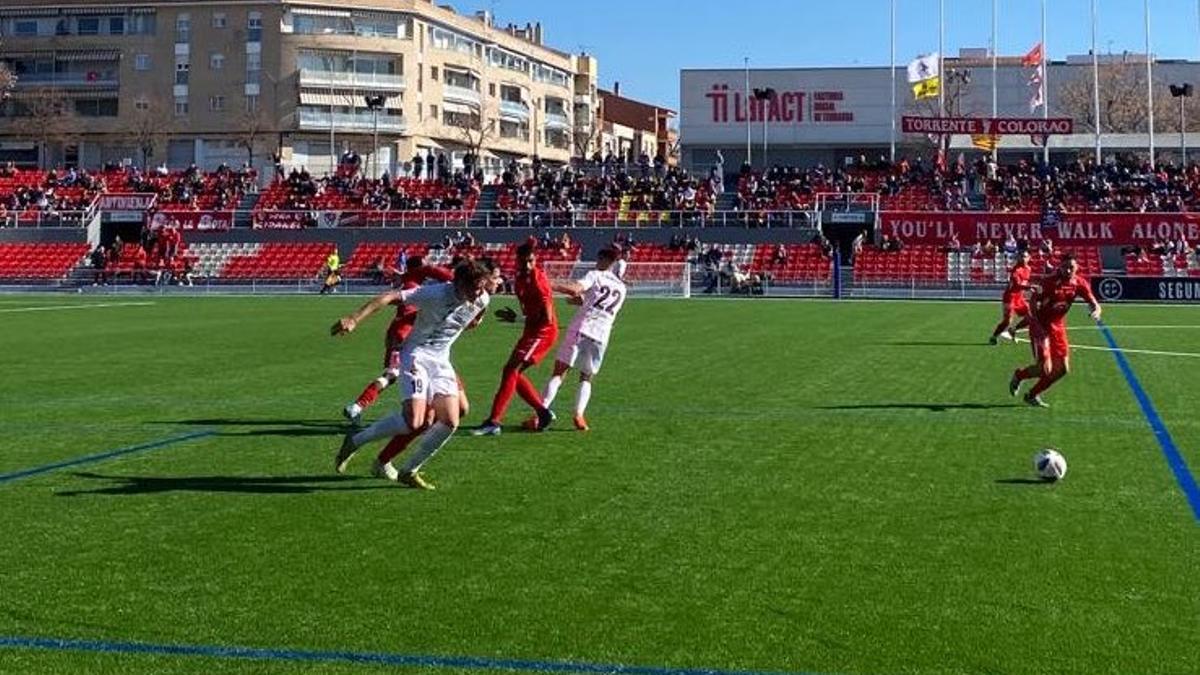 Un momento del partido de este domingo entre la Peña Deportiva y el Terrassa.