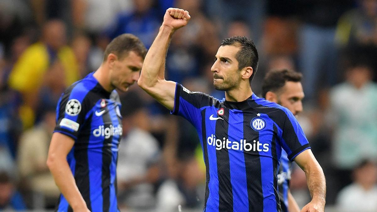 Henrikh Mkhitaryan del Inter de Milán celebra su primer gol