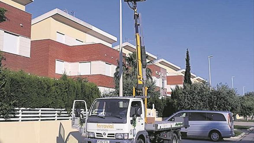 Benicarló arranca la renovación de 1.700 farolas del alumbrado público