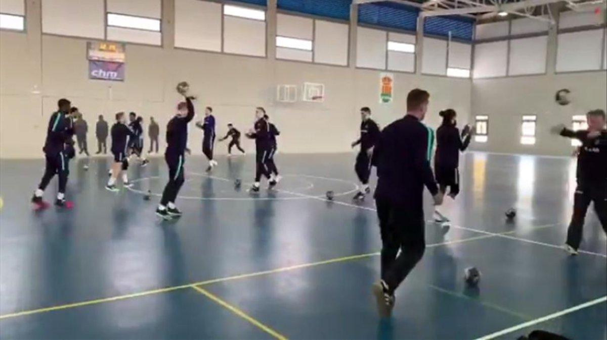 El Barça se entrenó en Mutxamel para prepara el partido de cuartos