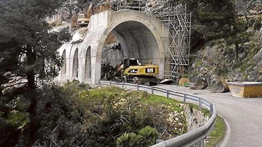 El falso túnel, después del accidente del 26 de enero.