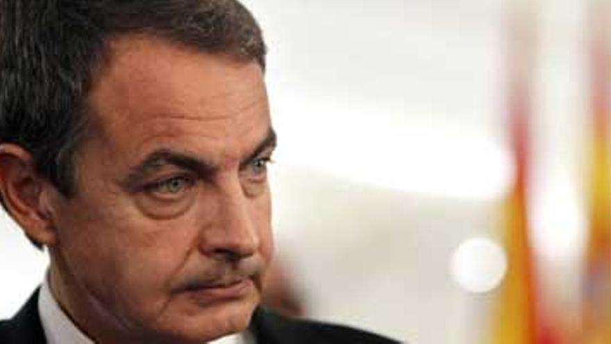 Zapatero cree acertada la toma de decisiones porque solucionó la crisis aérea en 24 horas