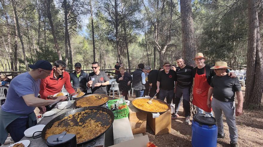 Paellas y redobles en el preámbulo de la Semana Santa de l&#039;Alcora