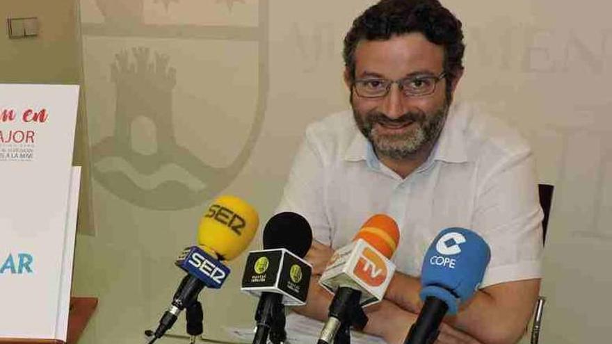 El edil de Dénia Óscar Mengual anuncia su candidatura a liderar a los socialistas de la Marina Alta