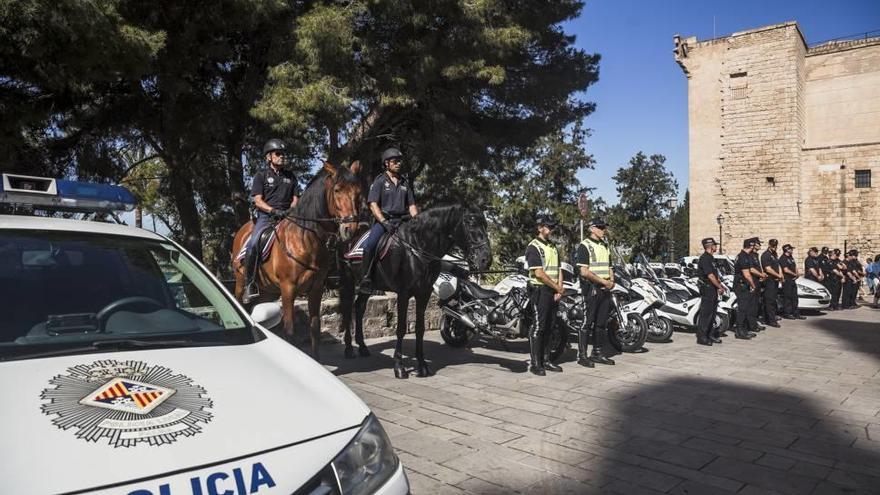 Pastor denuncia la soledad de la Policía Local en la primera línea de la Playa de Palma