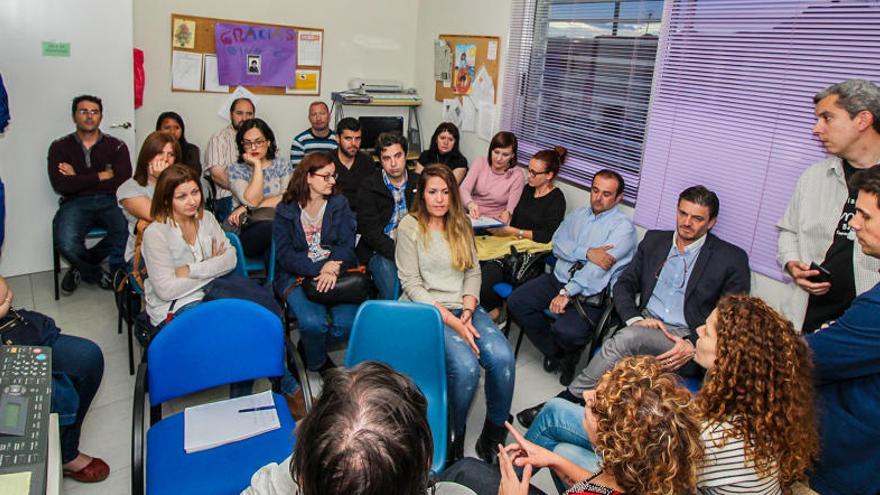 Un momento de la reunión anoche de Dinoco, en Orihuela