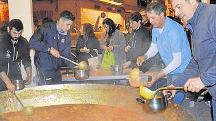 La lluvia desluce el ‘empedrao’ en la Vall