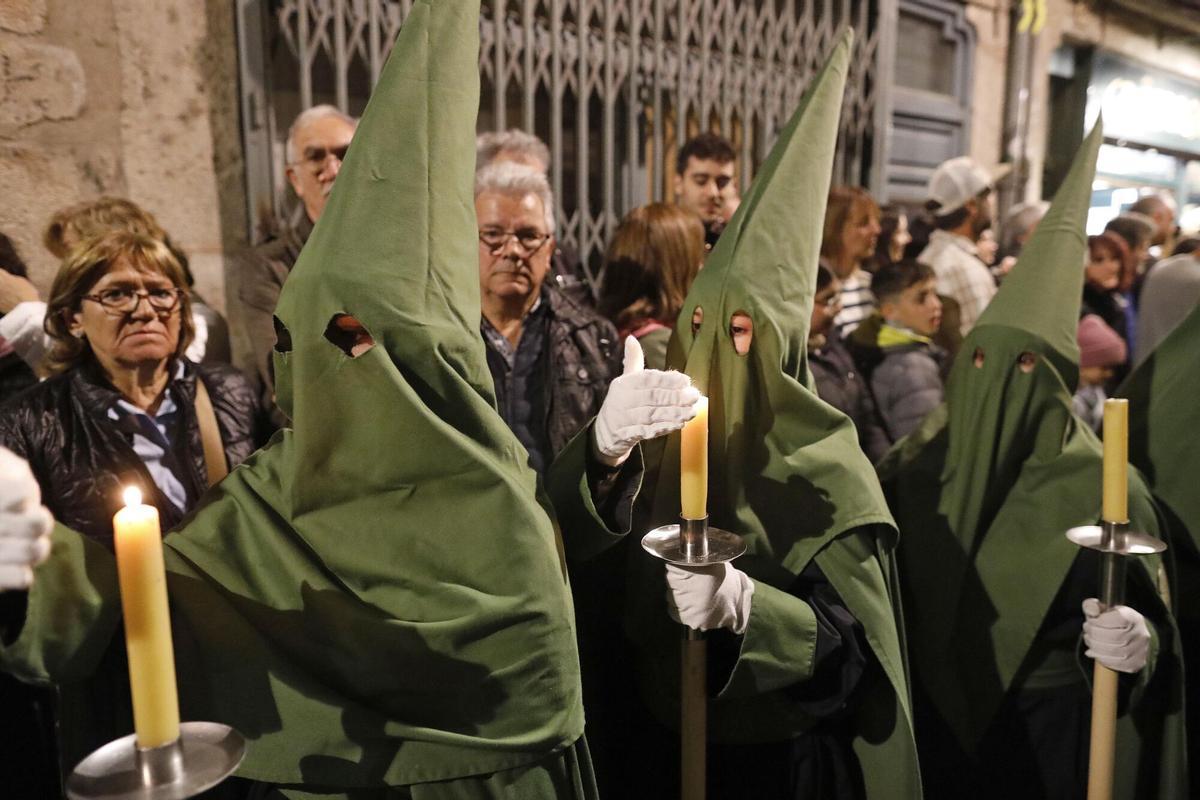 Girona. Catedral Barri Vell. Processo del Sant enterrament 2025. Setmana Santa.
