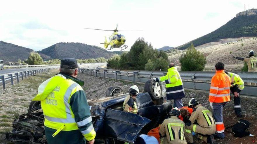 Dos heridos en un aparatoso accidente en Alhama de Aragón