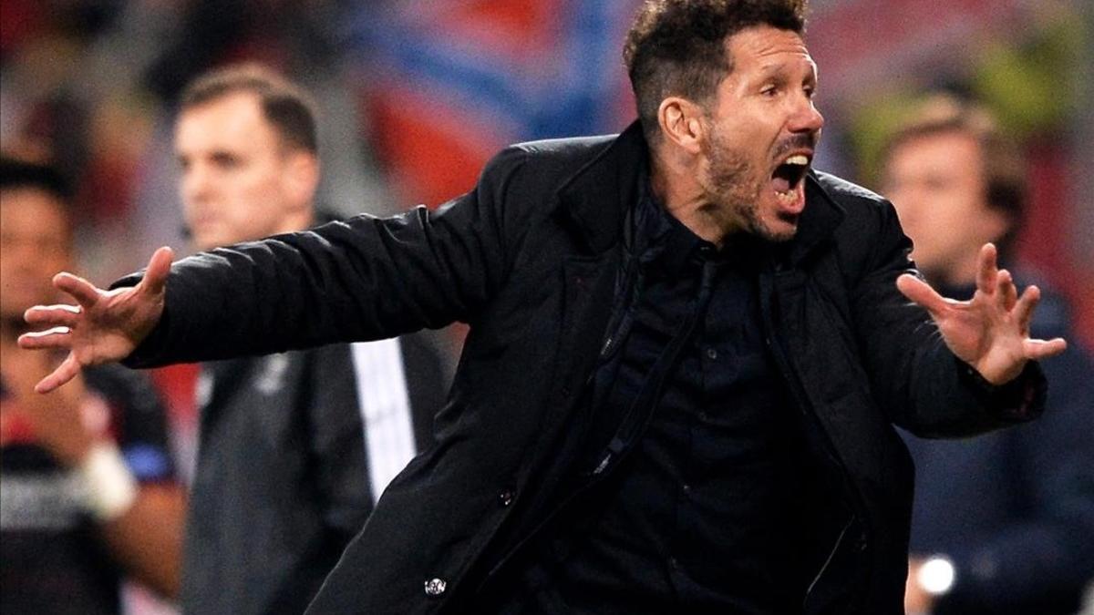 Diego Pablo Simeone, durante el partido de Champions en Leverkusen