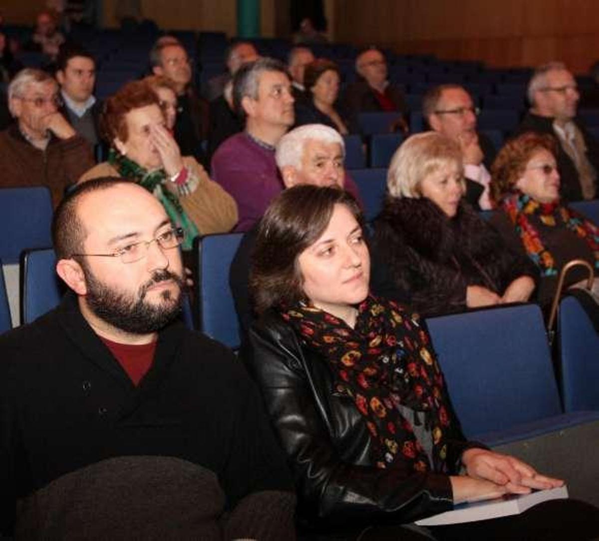Un instante de la presentación del último número de la Miscelánea, ayer, en A Estrada.  // Bernabé/Cris M.V.