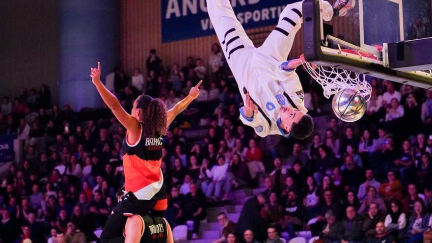 Un momento de un espectáculo de los Barjots Dunkers. |