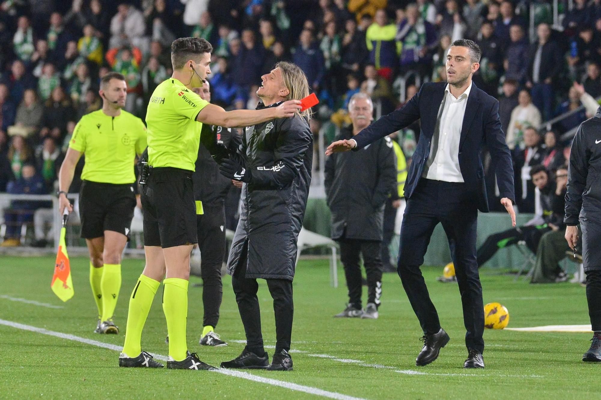 El Elche choca contra una muralla