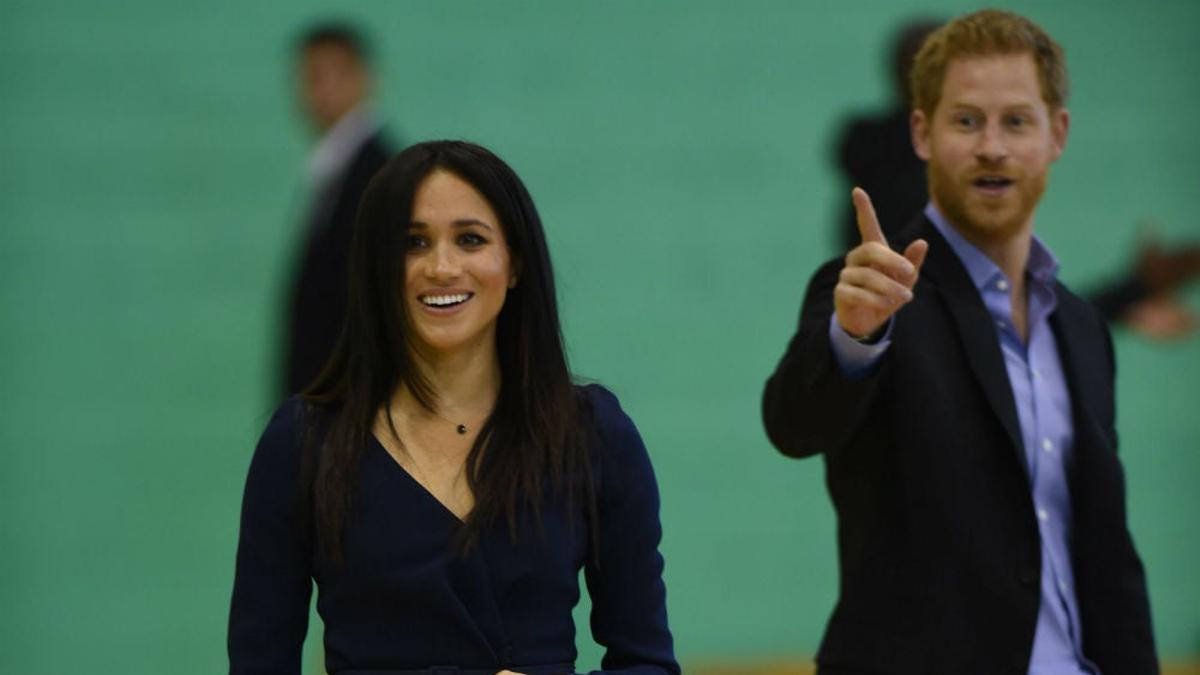 Meghan Markle y el Príncipe Harry en la universidad de Loughborough