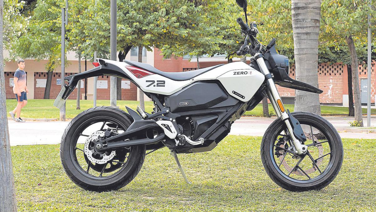 La Zero FXE 7.2 tiene un precio de 14.300 euros, pero se puede beneficiar de ayudas oficiales y de las excelentes condiciones de financiación de Motos Marín