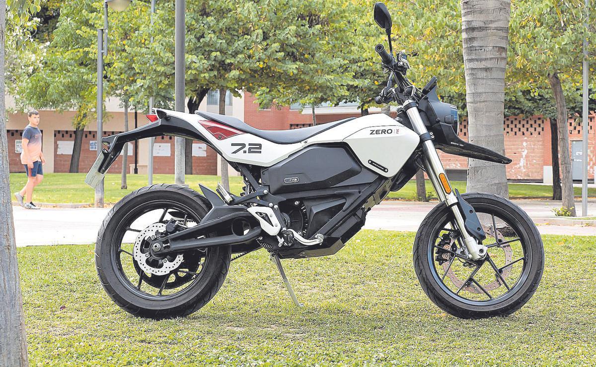 La Zero FXE 7.2 tiene un precio de 14.300 euros, pero se puede beneficiar de ayudas oficiales y de las excelentes condiciones de financiación de Motos Marín