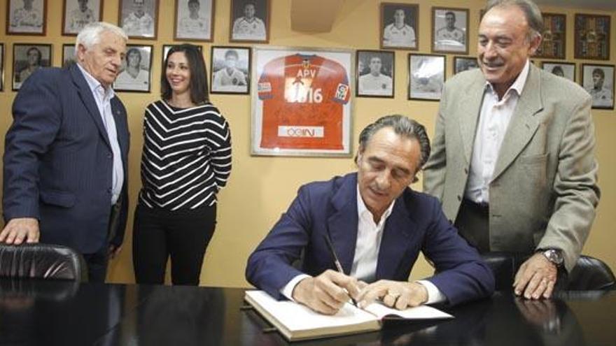 Prandelli: &quot;Vamos a volver a abrir Paterna a los aficionados&quot;