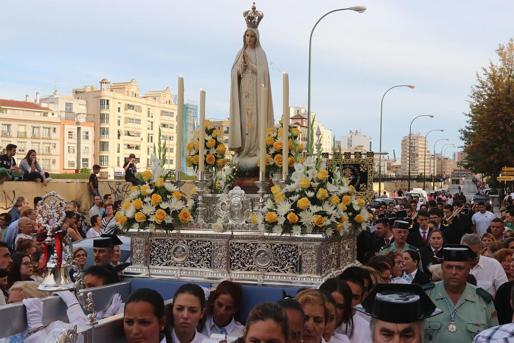 Procesión de la Virgen de Fátima por la Trinidad