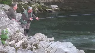 Así arrancó la temporada de pesca del salmón en el Sella