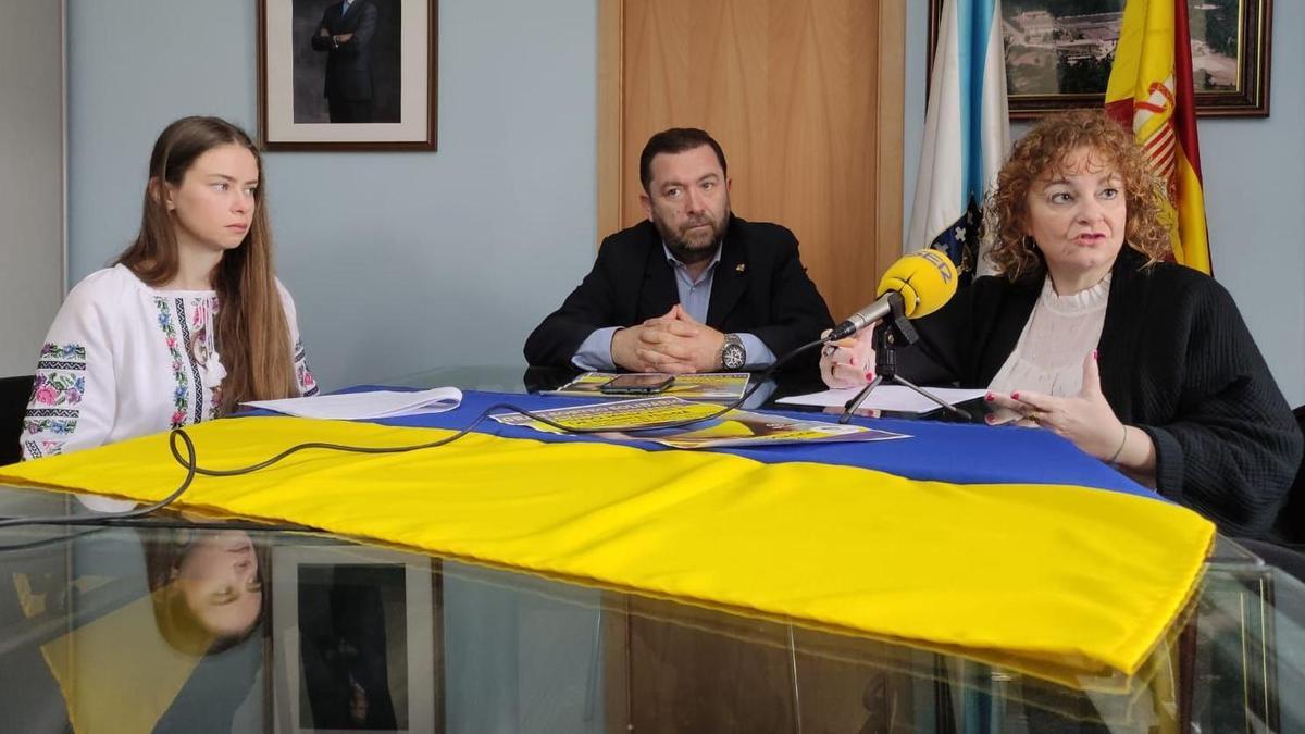 Alisa Proskura, Roberto Vega y Fátima Ferreira presentan los eventos en el Casino Mercantil.