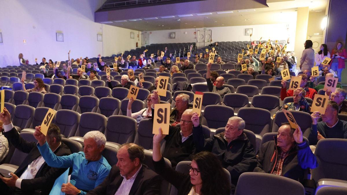 La asamblea del Grupo Covadonga, en imágenes
