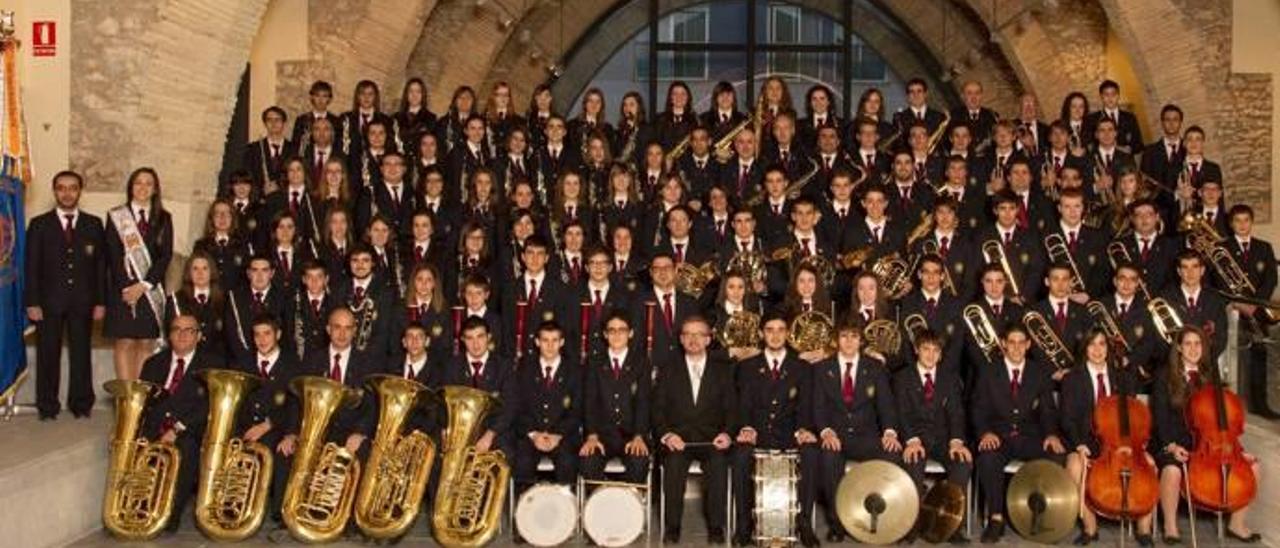 la associació musical ciutat de benicarló ha participado en numerosos certámenes y ha conseguido diferentes galardones a lo largo de su trayectoria.