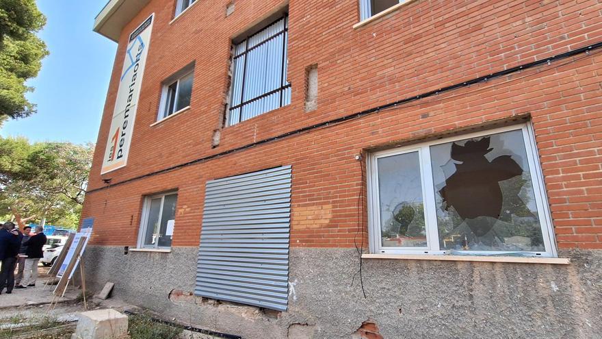 Las obras del IES Pere Maria de Benidorm: un derribo primero manual y el grueso para cuando no haya clase