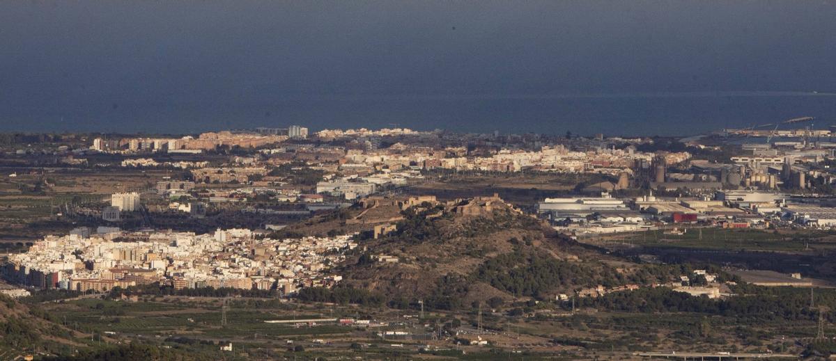 Espectacular vista de Sagunt, Canet d'en Berenguer y el Port de Sagunt.