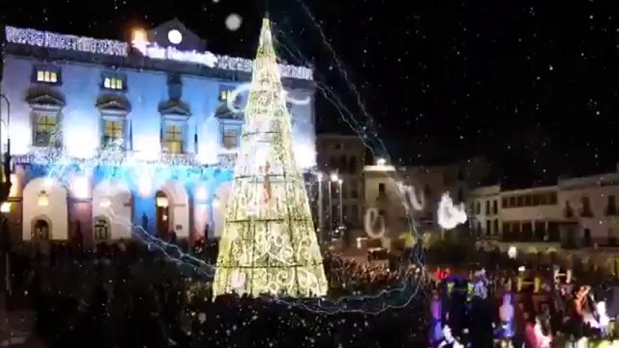 Leoncia, la vendedora de el Periódico Extremadura, felicita la Navidad