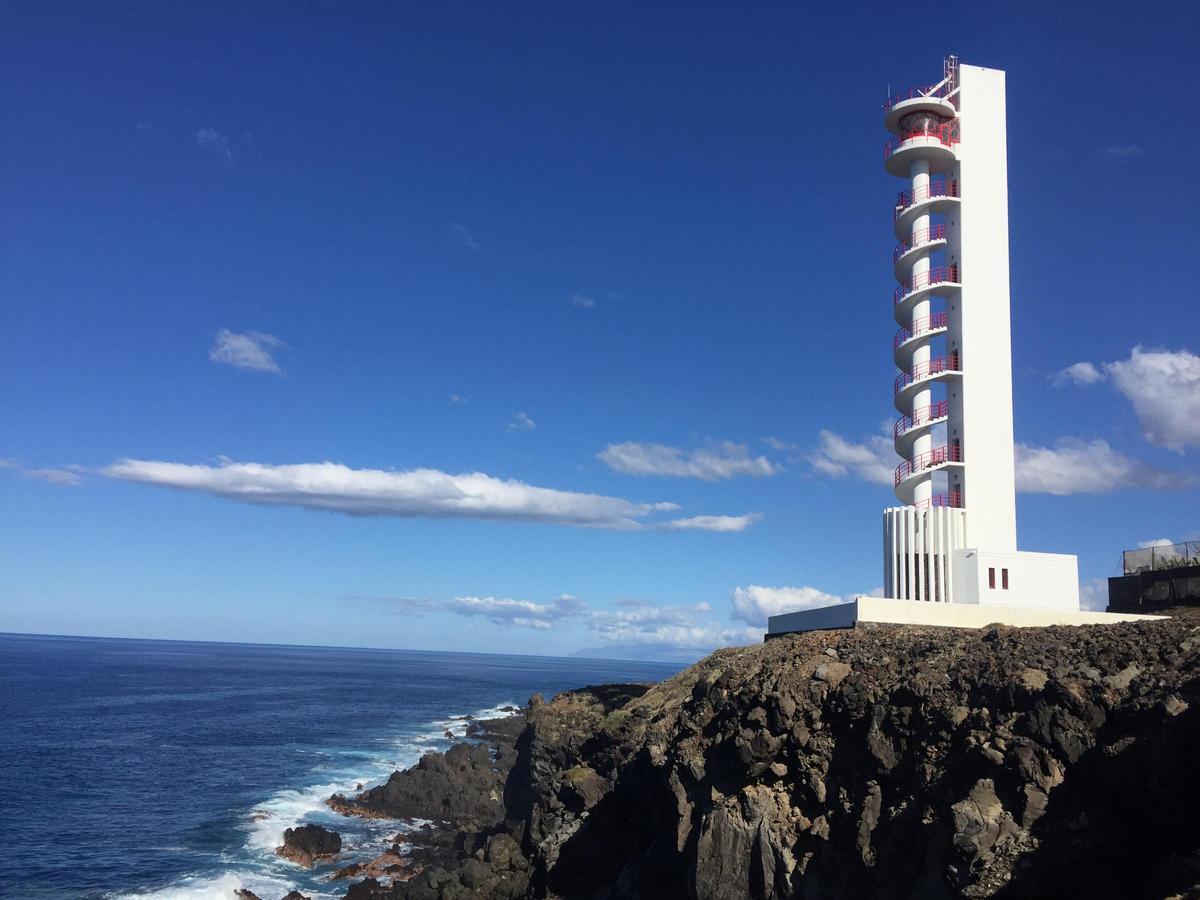 Faro en Buenavista del Norte desde el que se hicieron los avistamientos.