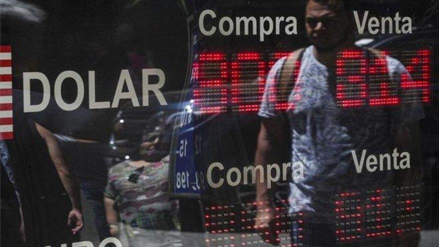 Chile anuncia medidas de emergencia para frenar la caída del peso