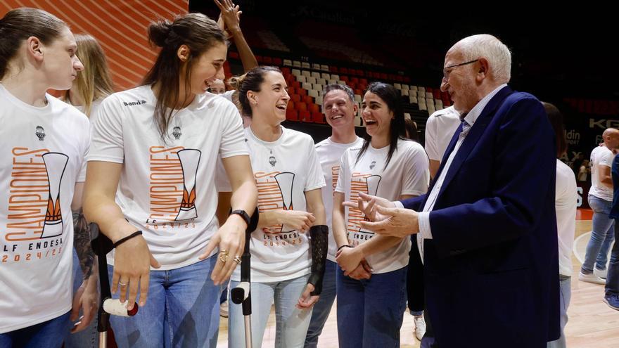 Así ha celebrado el Valencia Basket su tercer título de la Liga F Endesa
