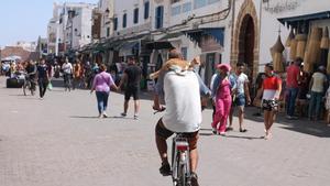 Tranquilidad en las calles de Essaouira tras el terremoto de magnitud 7 que anoche sacudió todo Marruecos.