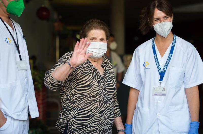 Doria Anatolia Ramos, de 84 años, primera vacunada de Tenerife