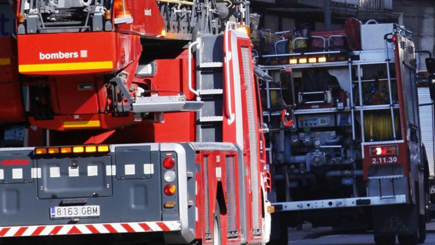 Vehicles dels Bombers en una foto d'arxiu.