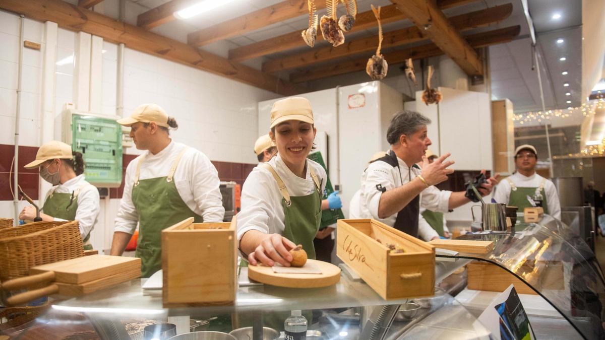 Degustación de pescado de la Lonja en el mercado de Elviña.