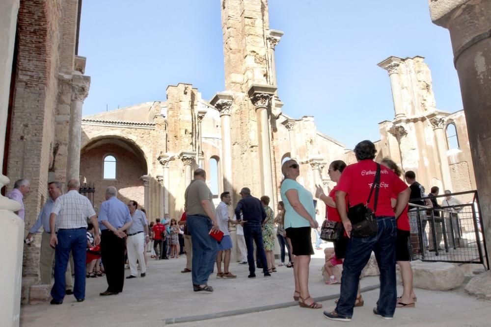 Primeros visitantes a la Catedral Vieja de Cartagena