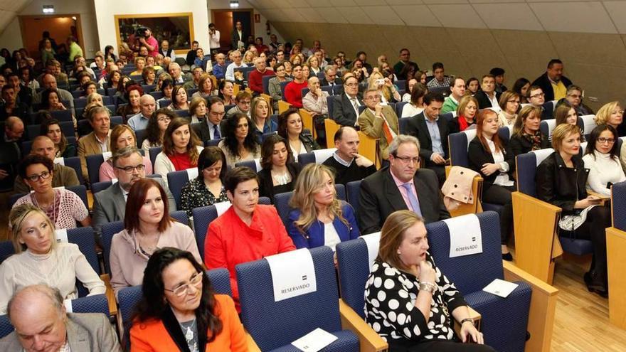 Asistentes a la inauguración del último curso académico en Gijón.