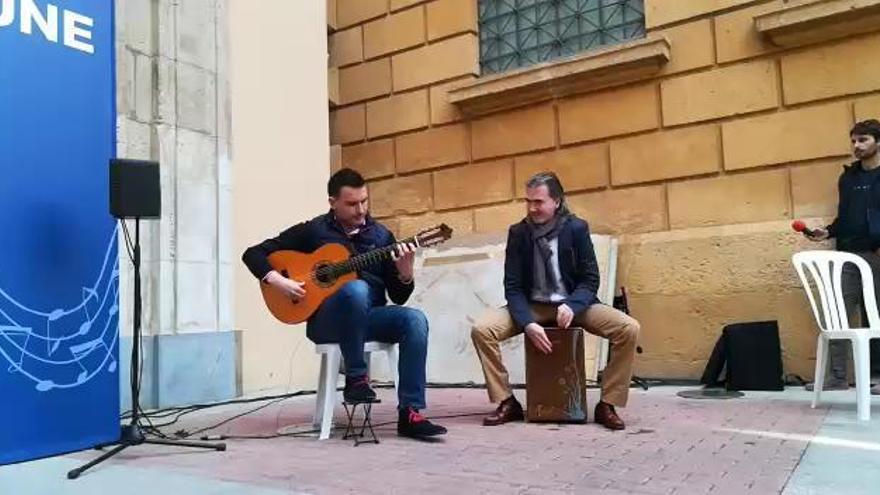 Actuación durante la presentación de la Ley de Música